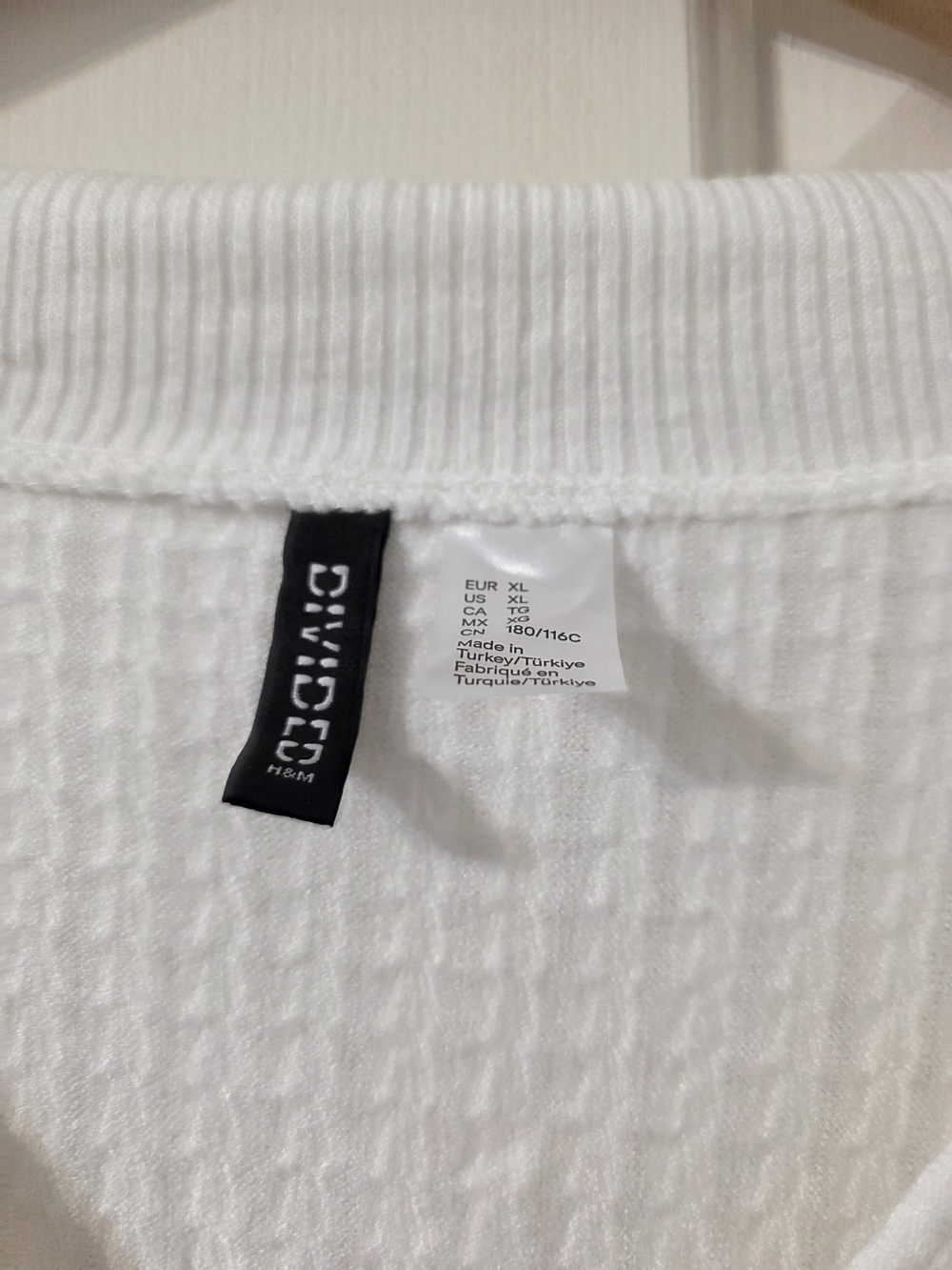 H&M Ribbed V-Neck Top - Picture 3 of 3